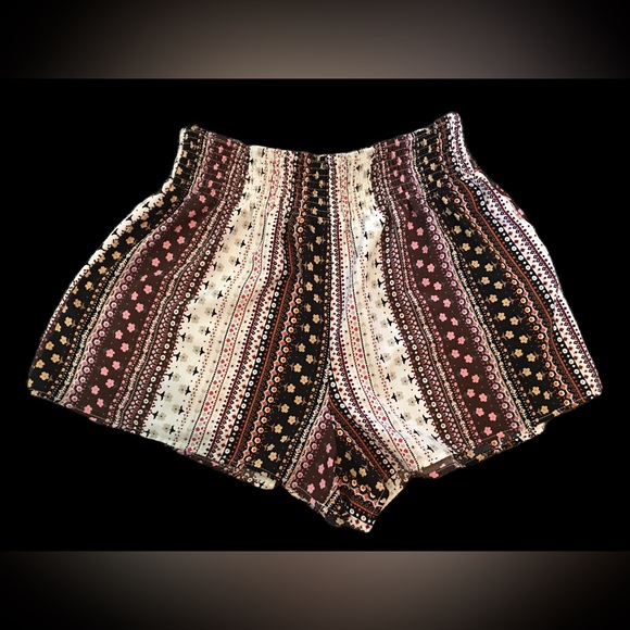 Shein Curve Shirred Waist Graphic 1XL Shorts - Picture 2 of 6